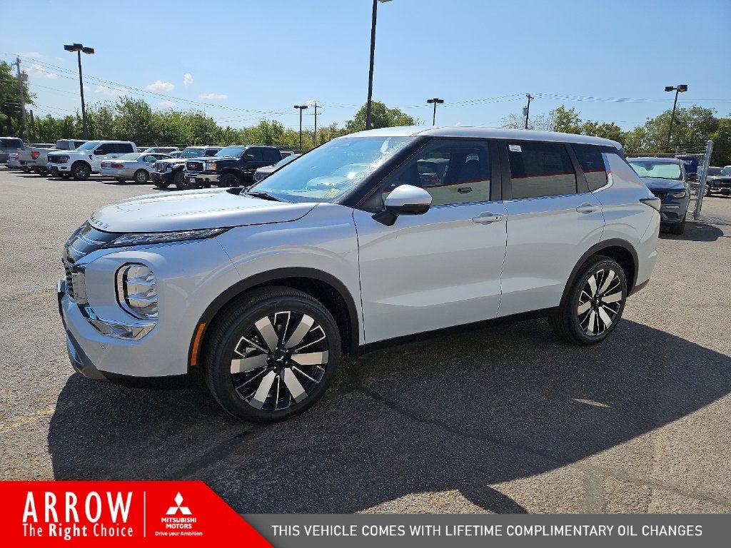 2026 Mitsubishi Outlander SE