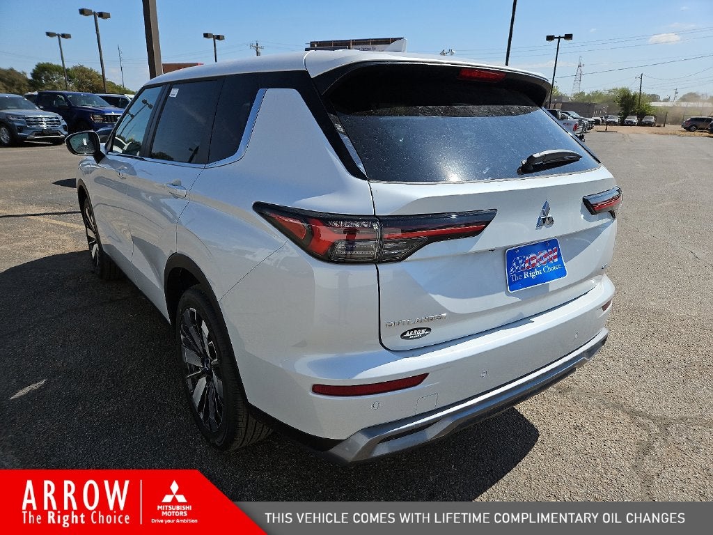 2026 Mitsubishi Outlander SE