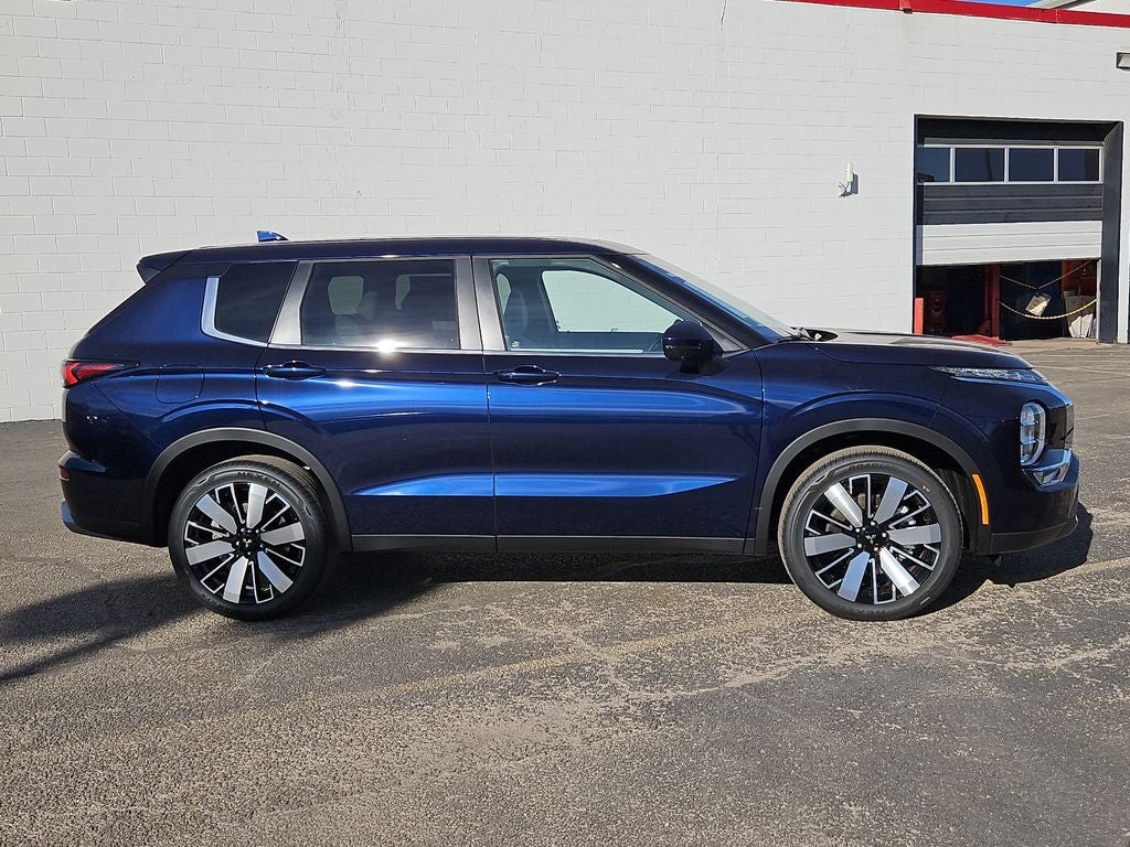 2026 Mitsubishi Outlander SE