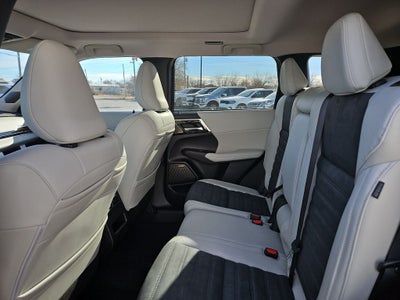 2026 Mitsubishi Outlander SE