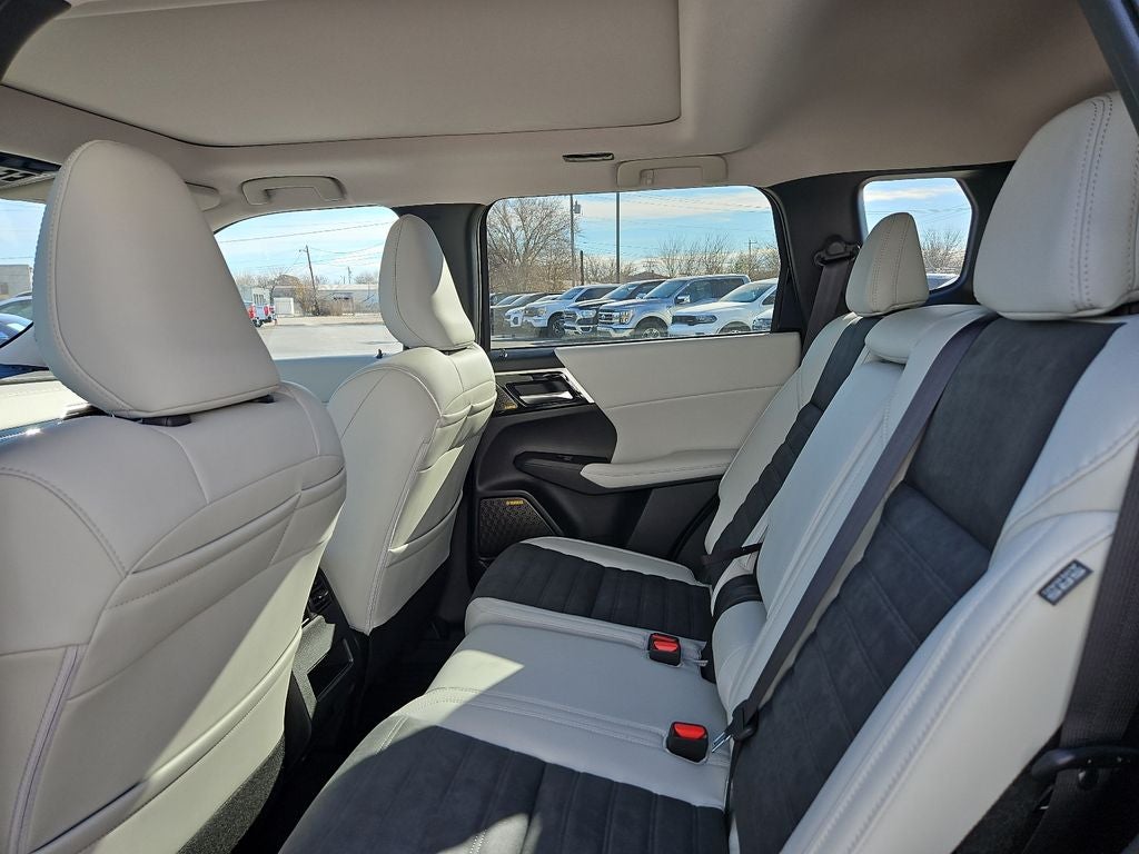 2026 Mitsubishi Outlander SE