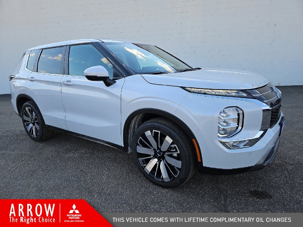 2026 Mitsubishi Outlander SE