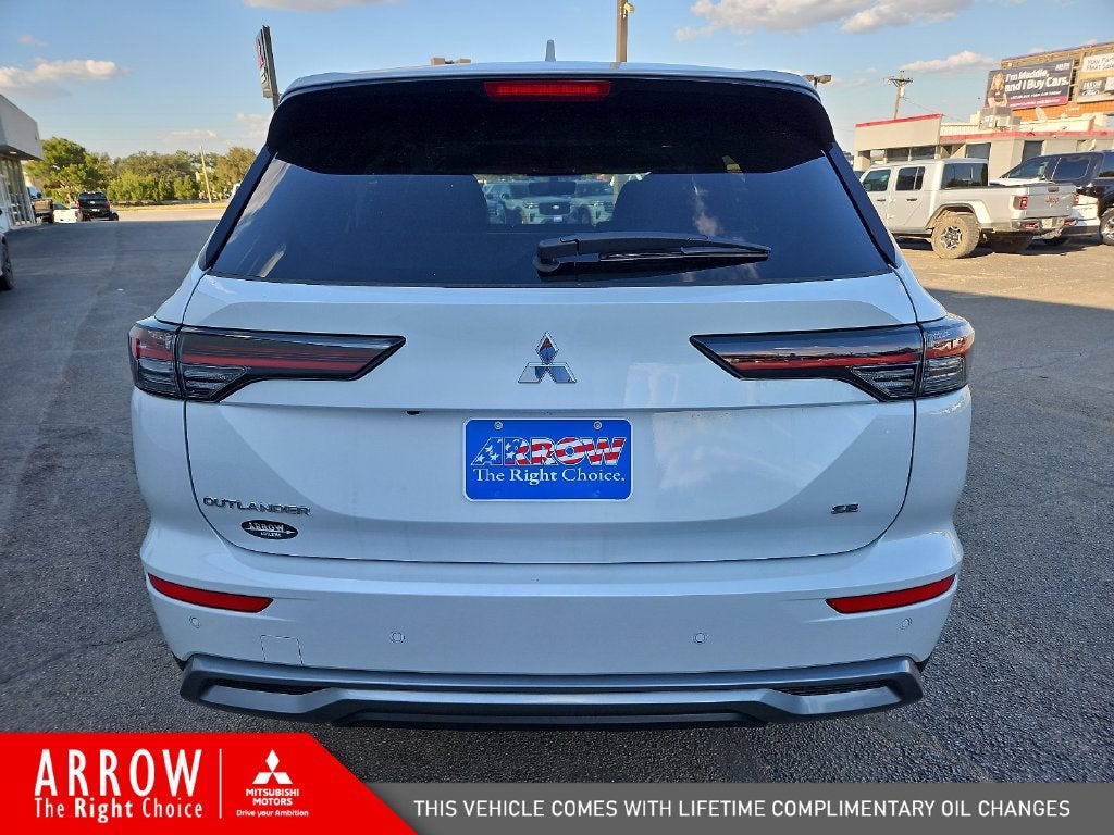 2026 Mitsubishi Outlander SE