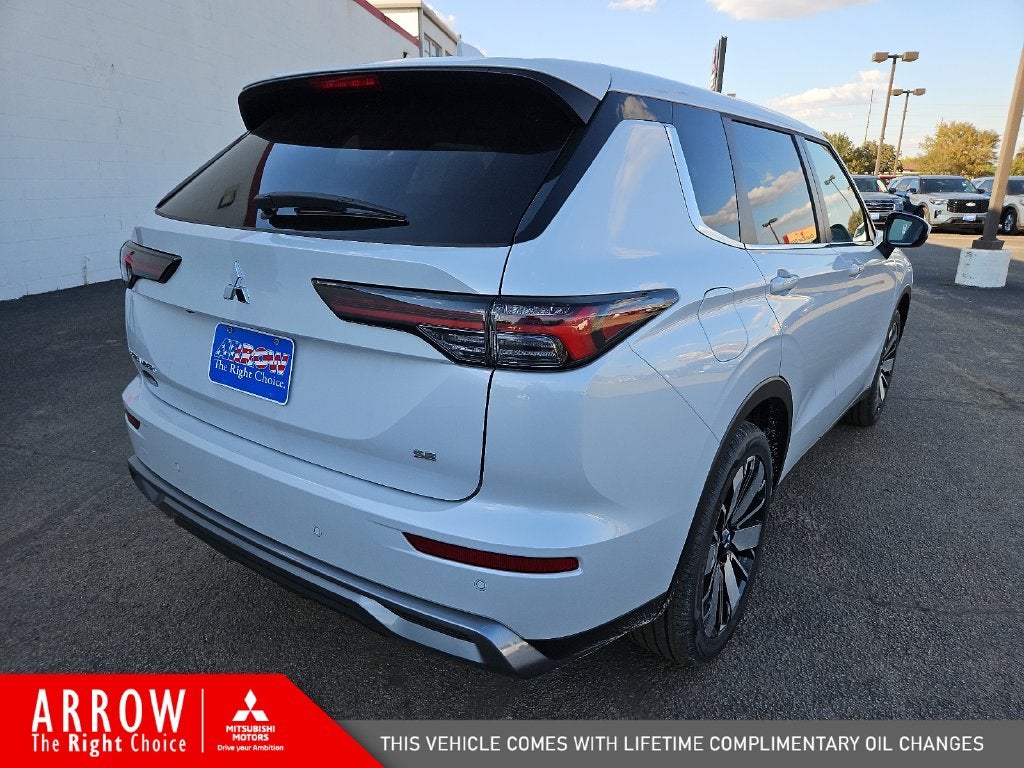 2026 Mitsubishi Outlander SE