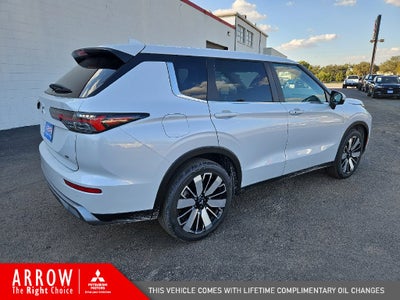 2026 Mitsubishi Outlander SE