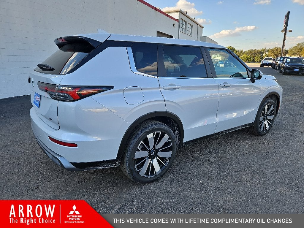 2026 Mitsubishi Outlander SE