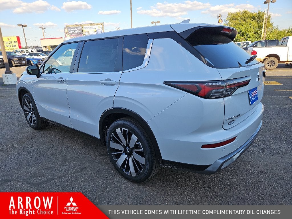 2026 Mitsubishi Outlander SE