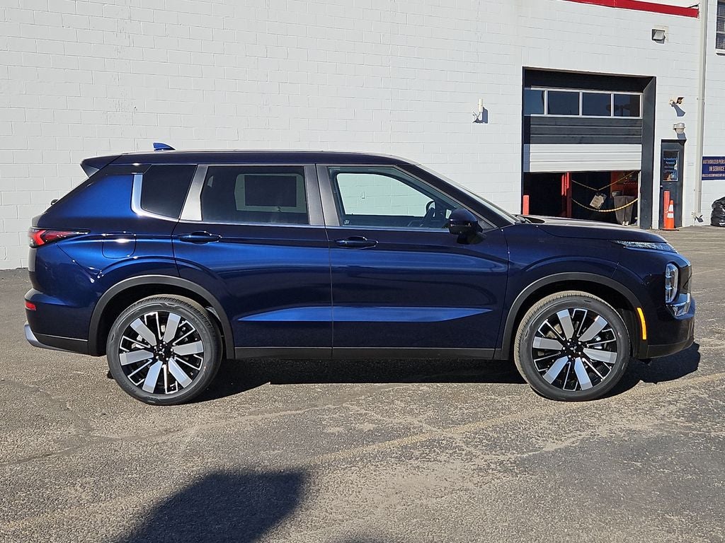 2026 Mitsubishi Outlander SE