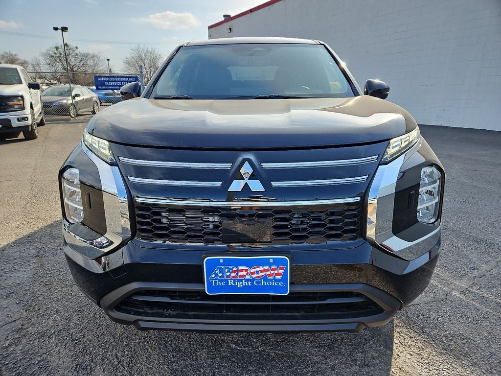 2026 Mitsubishi Outlander ES