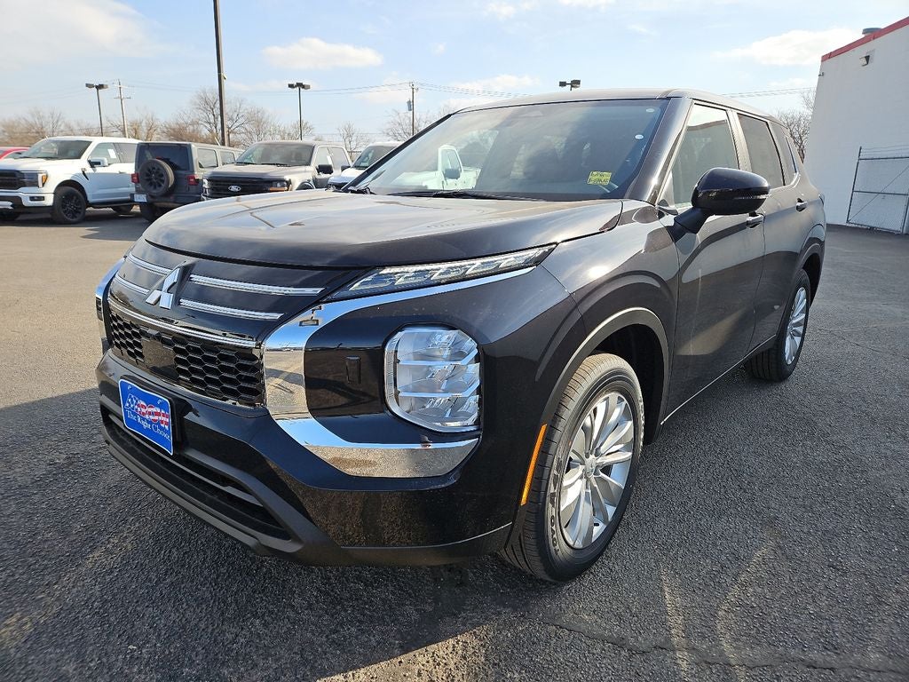 2026 Mitsubishi Outlander ES