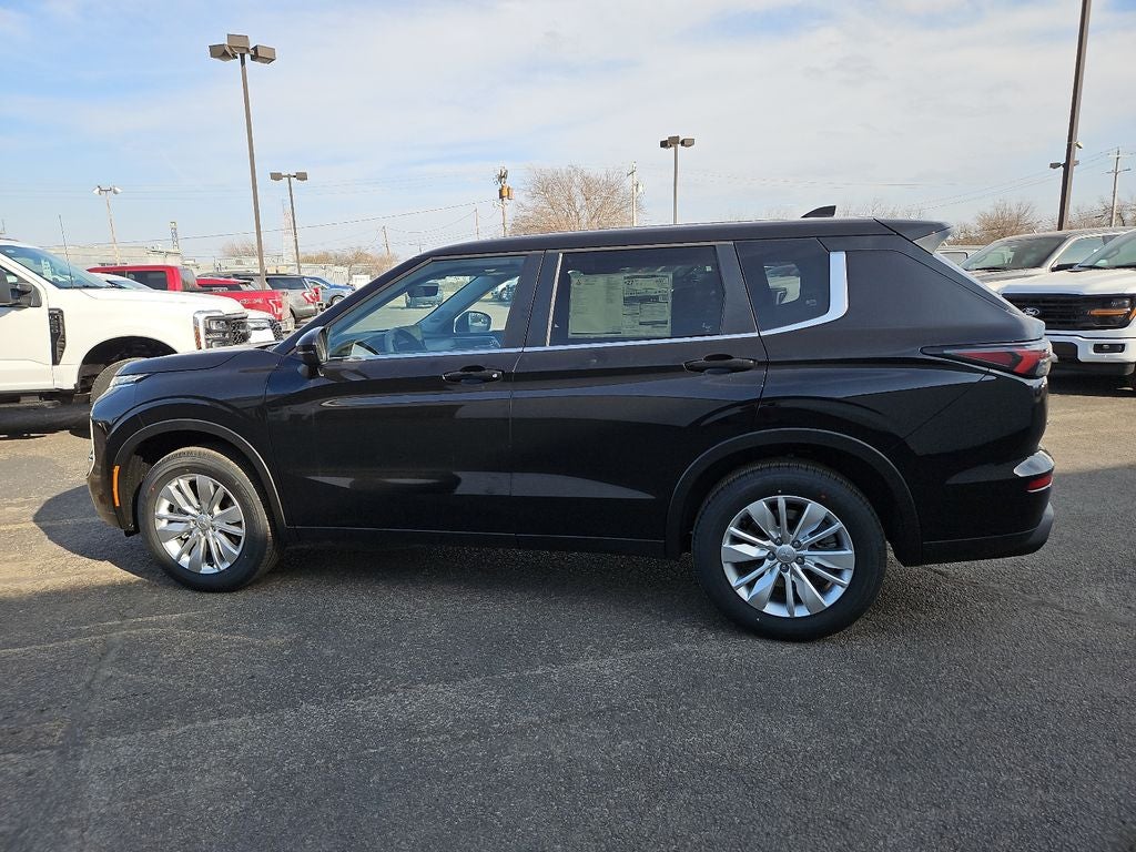 2026 Mitsubishi Outlander ES