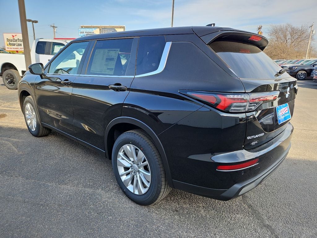 2026 Mitsubishi Outlander ES