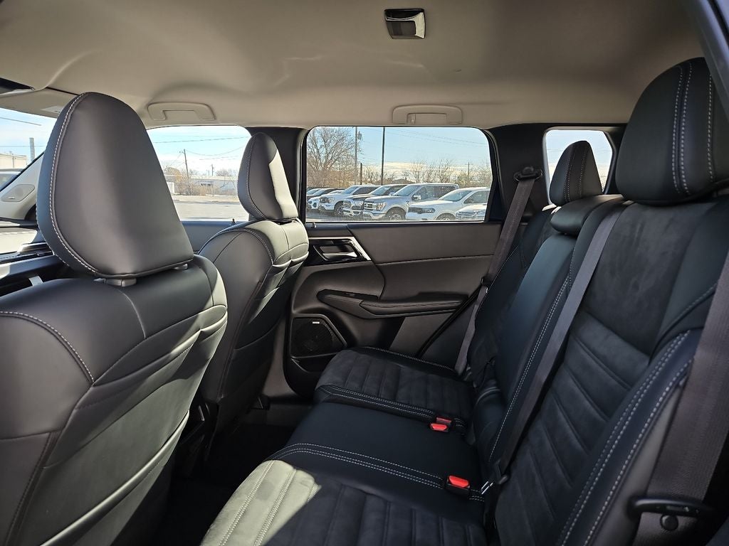 2026 Mitsubishi Outlander SE