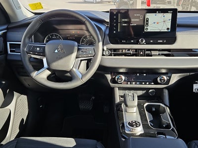 2026 Mitsubishi Outlander SE